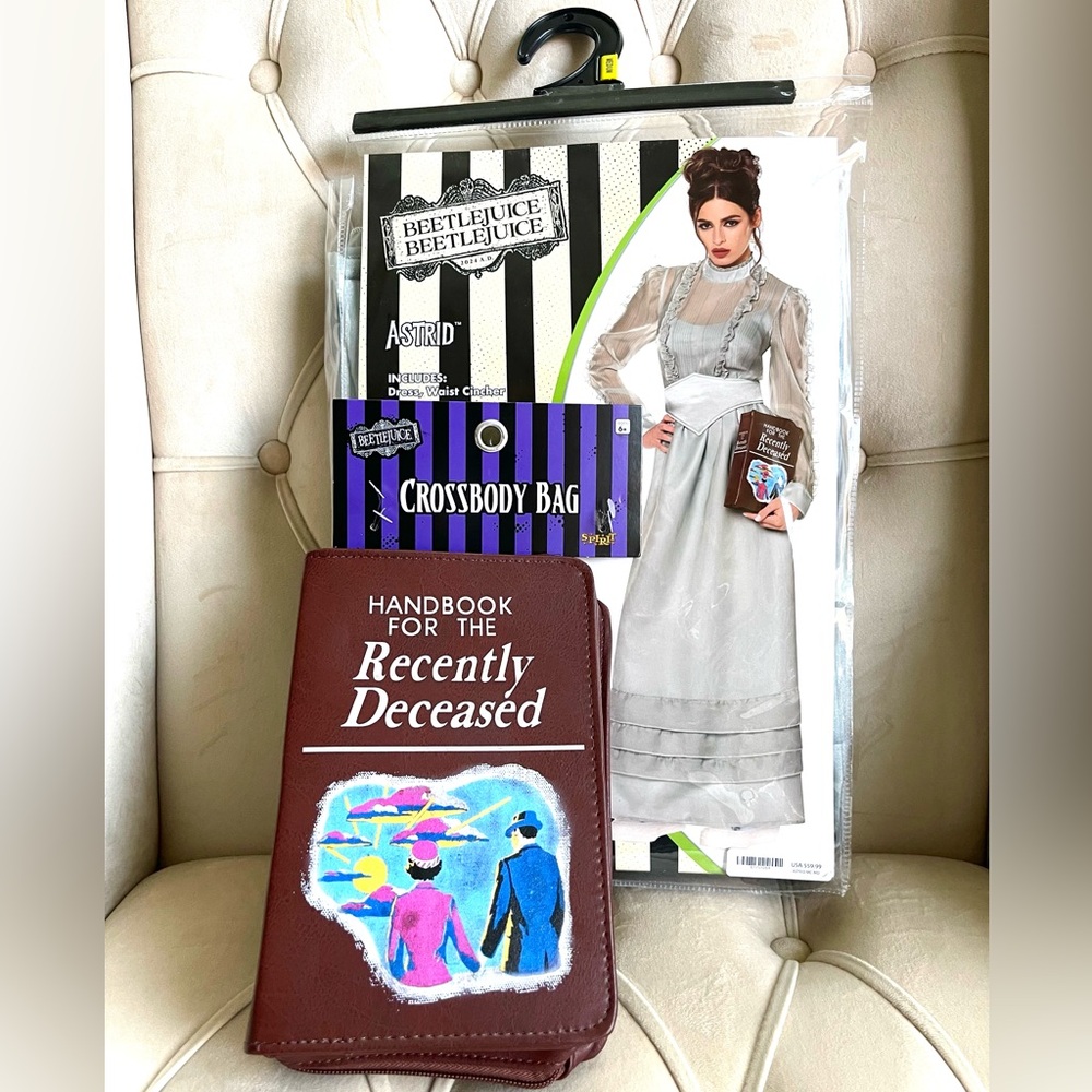 Beetlejuice Beetlejuice: Astrid Costume Set (Adult Medium/8-10)